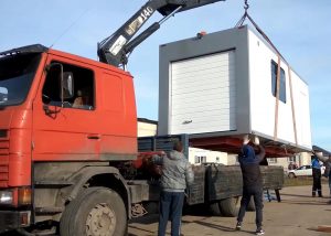 доставка бытовок манипулятором